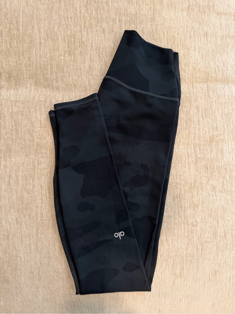 ALO Yoga Black Camo Leggings